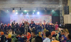 Hj. Febrita Lustia Herman Deru,Menghadiri Reuni Akbar II SMP Negeri 02 OKU
