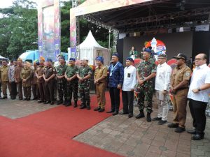 Kasad Buka Gebyar Expo UMKM dan Pameran Alutsista yang Diinisiasi Korem 064/MY
