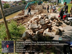 Diduga Dikerjakan Asal-Asalan ,Talud Penahan Dinding Normalisasi Sungai RS Sriwijaya Ambrol