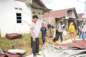 PJ Walikota PRabumulih Tinjau Korban Angin Puting Beliung