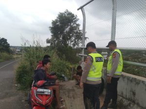 Polsek Pemulutan laksanakan patroli di tiga titik untuk memberikan rasa aman selama bulan Ramadhan 