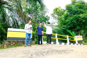 Jembatan Sumber Urip Plakat Tinggi Hampir Ambruk, Pj Bupati Apriyadi Langsung Perbaiki