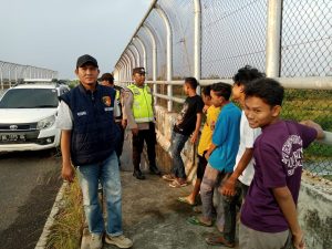 Polsek pemulutan laksanakan patroli antisipasi pungli dan Premanisme di tiga lokasi ini !
