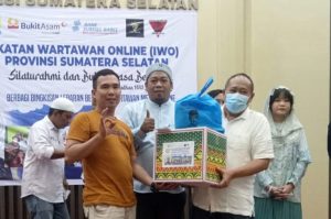 Jelang Idul Fitri IWO Sumsel Kembali Berbagi Bingkisan Lebaran Kepada PuluhanWartawan