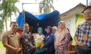 Tekan Harga Kebutuhan Pokok, Pemkab Banyuasin Gelar OPM di Desa Pulau Harapan