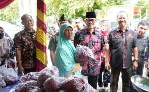 Menjelang Idul Fitri 1445 H,Pemkab OKU Kembali Gelar Operasi Pasar Murah di Kecamatan Baturaja TImur