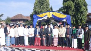 PJ Walikota Prabumulih Sholat Idul Fitri Bersama Warga di Lapangan Muara Dua