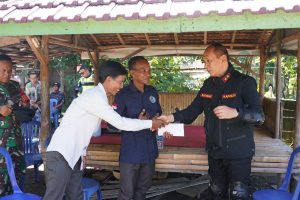 Kapolda Tinjau Dua Lokasi Pembuatan Sumur Bor Bantuan Polri