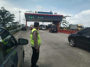 Laksanakan patroli beat pastikan keamanan warga baik di jalan lintas maupun menuju jalan tol 