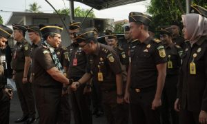 Tinjau Kesiapan Kejari OKU Menuju WBK, Kajati Sumsel Dr Yulianto SH MH Kunjungi Kejari OKU
