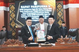 LKPJ Tahun Anggaran 2023 diterima oleh ketua DPRD dalam sidang Paripurna ke lima