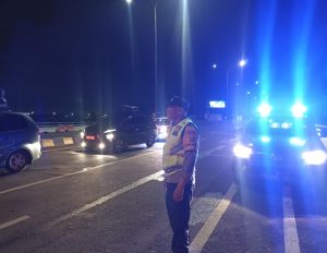 Berikan Rasa Aman Pada Masyarakat Polsek Pemulutan Lakasanakan Patroi Rutin Pada Malam Hari