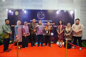 Lurah Serasan Jaya Sabet Dua Penghargaan di Ajang Anugerah Paralegal Justice Award 2024