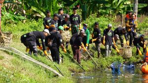 PLN Gelar _Employee Green Involvement_ di Sungai Kelekar, Berhasil Kumpulkan 5 Ton Sampah Organik dan Anorganik