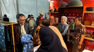 Pj. Bupati Banyuasin Tinjau Stan Dekranasda: Pameran Sriwijaya Expo, Ajang Promosi Produk UMKM Banyuasin Pesannya