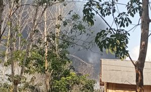 Beradar Vidio, Sumur Minyak Diduga Ilegal Terbakar di Wilkum Polsek Keluang