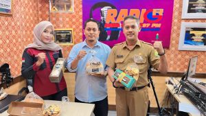 Akang Bakery and Cake Tampil Bareng Host Febie Alfina di Live Podcast Gema Randik