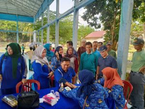 Bersama DPPKBPPPA dan Dinkes PALI, TP.PKK Penukal Utara Berikan Pelayanan KB dan Kesehatan Gratis
