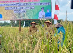 Panen Perdana Ketahanan Pangan, Bupati PALI Minta Seluruh Pemdes Manfaatkan Potensi Sekitar