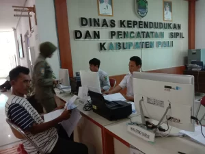Meskipun Mati Lampu, Pelayanan Administrasi Disdukcapil Pali Berjalan Lancar