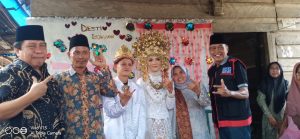 Hadir Ditengah Acara Pernikahan Didesa Suka Manis ,Masyarakat Sebut EDUAR JEDAR Merakyat 