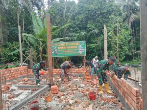 KORAMIL 404-03 dan Pertamina EP Adera Bedah Rumah Tidak Layak Huni