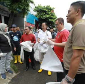 Ketua dan Anggota DPRD Prabumulih Hadiri Aksi Bersih Pasar dalam Peringatan HPSN 2025