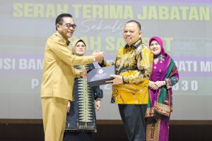 Serah Terima Jabatan Bupati Muba, H. Sandi Fahlepi Menyerahkan Estafet Kepemimpinan