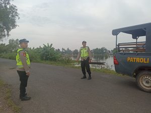 Personil Polsek Pemulutan Patroli di tempat Rawan kemacetan dan kejahatan selama Bulan Ramadhan 