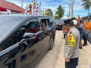 Kapolsek Pemulutan dan Personil kegiatan Pengamanan Kunjungan Menteri Kependudukan Dan Pembangunan Keluarga Di desa Pegayut berjalan kondusif 