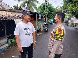Sambang ke desa binaan personil Polsek pemulutan ajak warga jaga Kamtibmas 