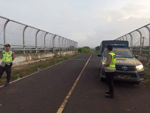 Pastikan ketertiban lalu lintas di wilayah hukum Polsek Pemulutan ini yg di lakukan !