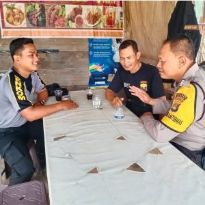 Bhabinkamtibmas Polsek Pemulutan sambang ke desa binaan guna jaga Kamtibmas tetap aman 