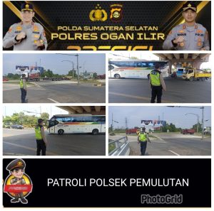 Patroli di jalan rawan kemacetan ini yang dilakukan personil Polsek Pemulutan