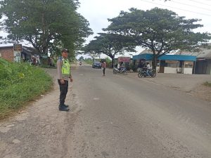 Siaga personil patroli pada hari pertama kerja pasca libur panjang ini yang di lakukan Personil Polsek Pemulutan