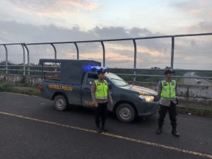 Pastikan ketertiban lalu lintas personil Polsek Pemulutan laksanakan patroli rutin 