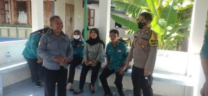 Sambang ke desa binaan Bhabinkamtibmas Polsek Pemulutan berikan himbauan jaga Kamtibmas pada musim kemarau 