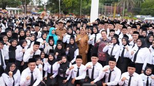 Bupati Muara Enim Lantik 704 CPNS