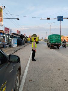 Personil Polsek Pemulutan di siagakan  Antisipasi kemacetan dan kejahatan jalanan di jalan lintas sumatera dan jalan Tol 