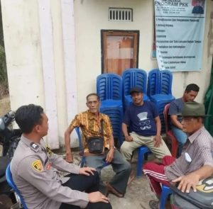 Bhabinkamtibmas Polsek Pemulutan Sambang ke desa binaan berikan himbauan jaga  Kamtibmas