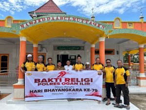 Rangkaian Menjelang Hut Bhayangkara ke 79 Polsek Pemuluan Bakti Sosial di tempat Ibadah     