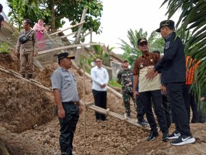 Wakil Bupati Muba Tinjau Lokasi Longsor di Sanga Desa