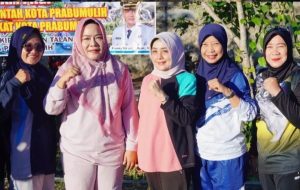 Ketua TP PKK Hj. Linda Arlan Meriahkan Senam Pagi di Stadion Talang Jimar