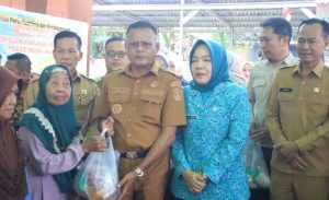 Wali Kota Prabumulih Hadiri Pasar Murah di Desa Rambang Senuling