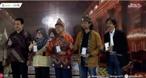 Vebri Al Lintani Terima Bidar Sritures Award 2026, Dedikasi Budaya Sumsel Diapresiasi Universitas Bina Darma