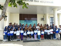 Kabupaten Ogan Ilir lepas puluhan siswa tingkat SD dan SMP dalam ajang 02SN provinsi Sumsel 